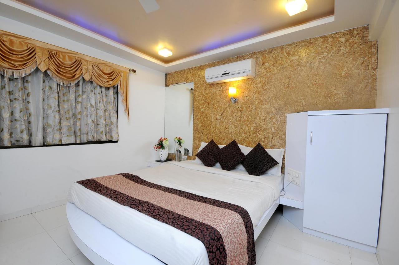 Hotel Vyankatesh & Pure Veg Restaurant Mahābaleshwar Exterior foto